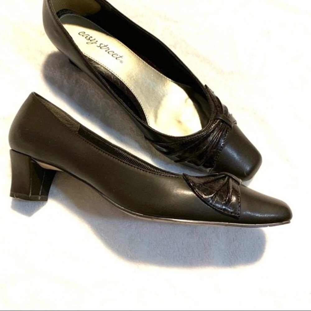 Easy Street Chance Brown Bow Heels Square Toe 7.5W